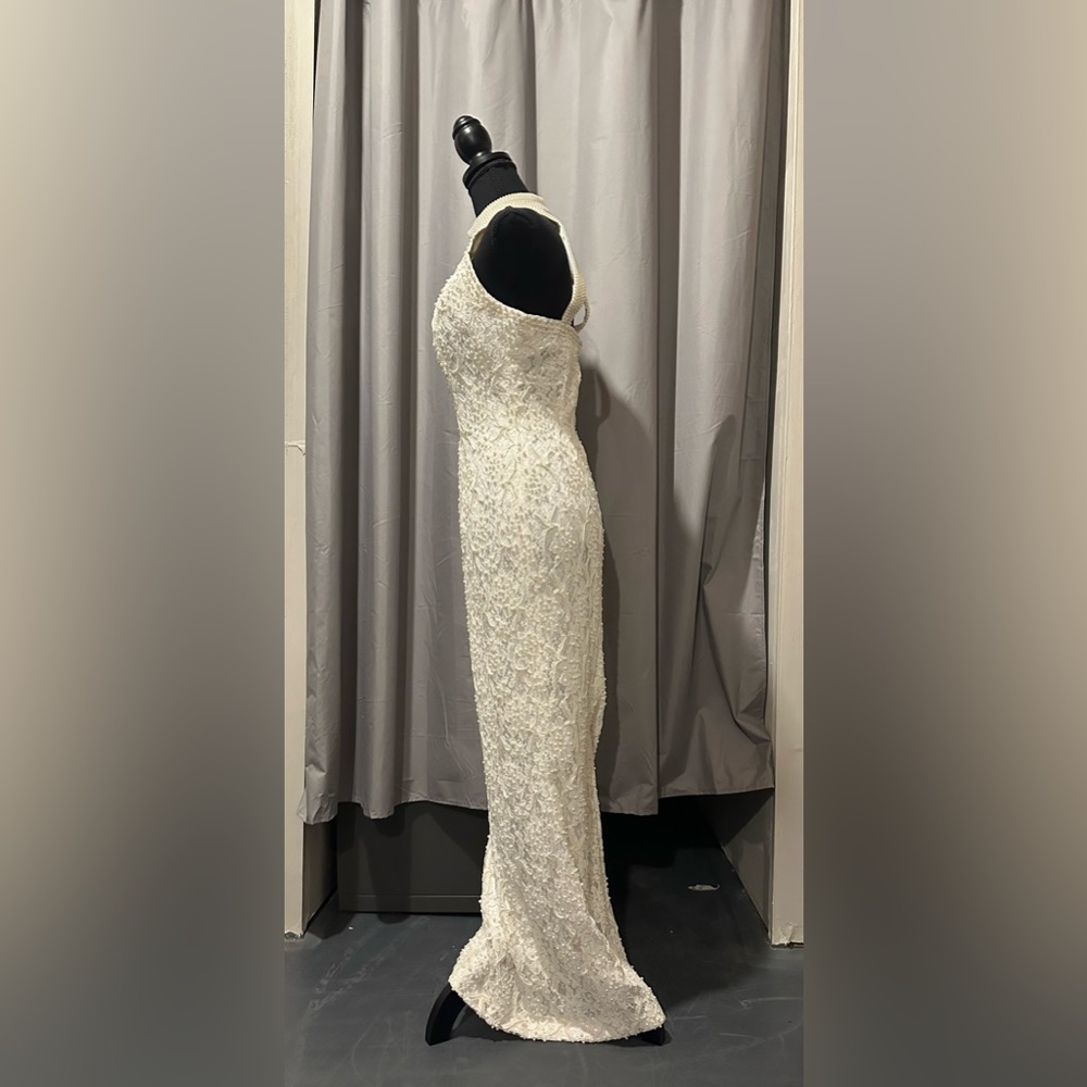 Vintage St. Tropez Ivory Lace Beaded Wedding Gown/Prom Dress. Size 6. Like New! - Picture 4 of 8